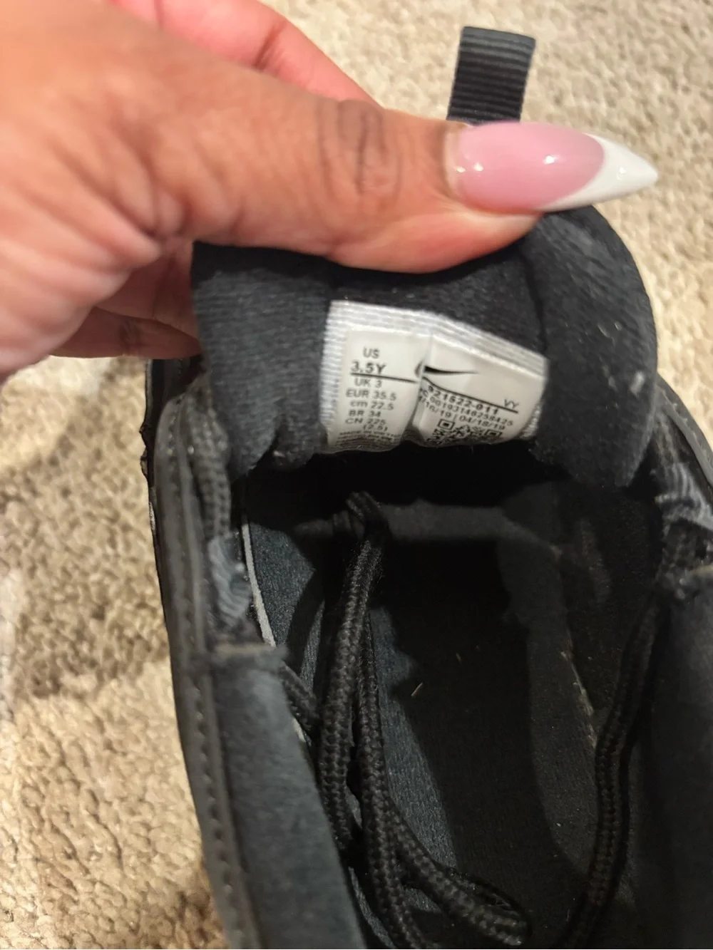 Nike Black Low-Top Wave Runner Sneakers